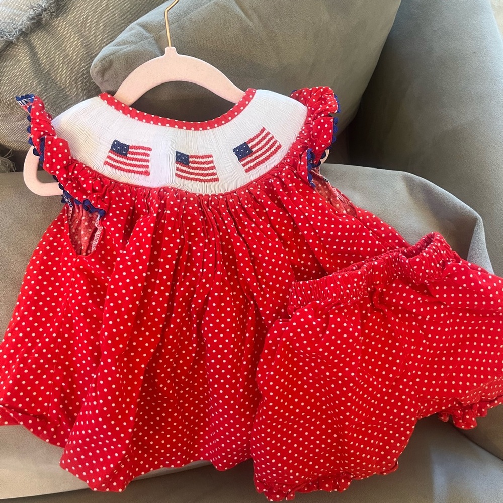 Cecil and Lou Patriotic Smocked Short Set 🇺🇸♥️